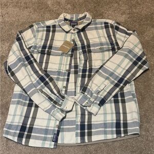 Patagonia Men's White and Blue Checkered Shirt
